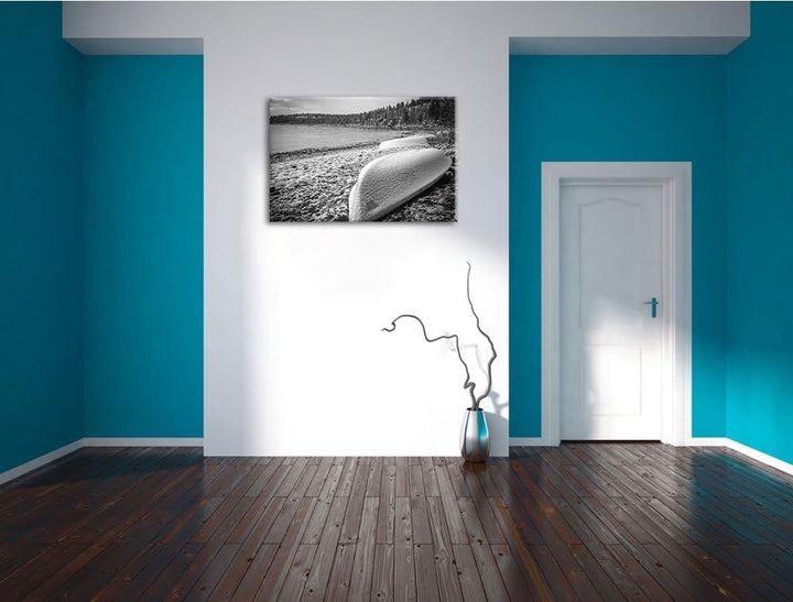 Boote im Winter am See schwarz/weiss Format: 100x70 auf Leinwand, XXL riesige Bilder fertig gerahmt