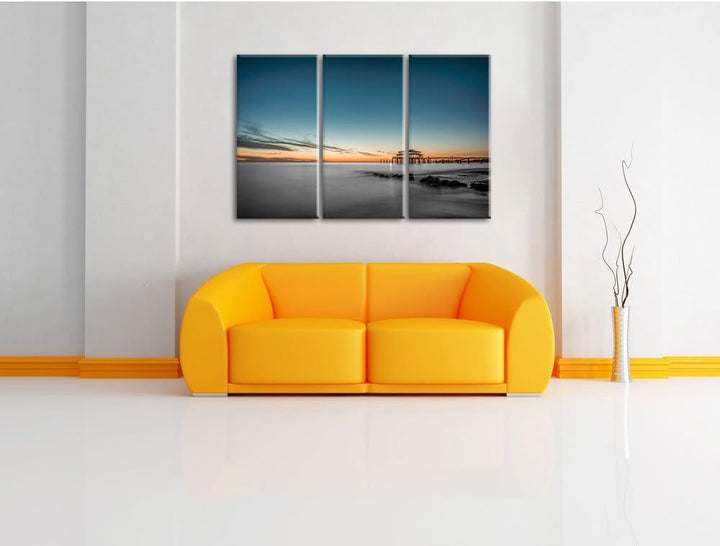 Pixxprint Timmendorfer Strand bei Sonnenuntergang Schwarz/Weiss 3-Teiler Leinwandbild 120x80 Bild au