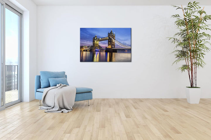 leuchtende Tower Bridge in London Format: 80x60 cm als Leinwandbild, Motiv fertig gerahmt auf Echtho