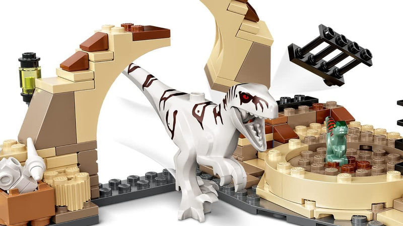 Lego Jurassic World Set - Atrociraptor: Motorradverfolgungsjagd 76945 + Polybag Dinosaurier-Markt 30