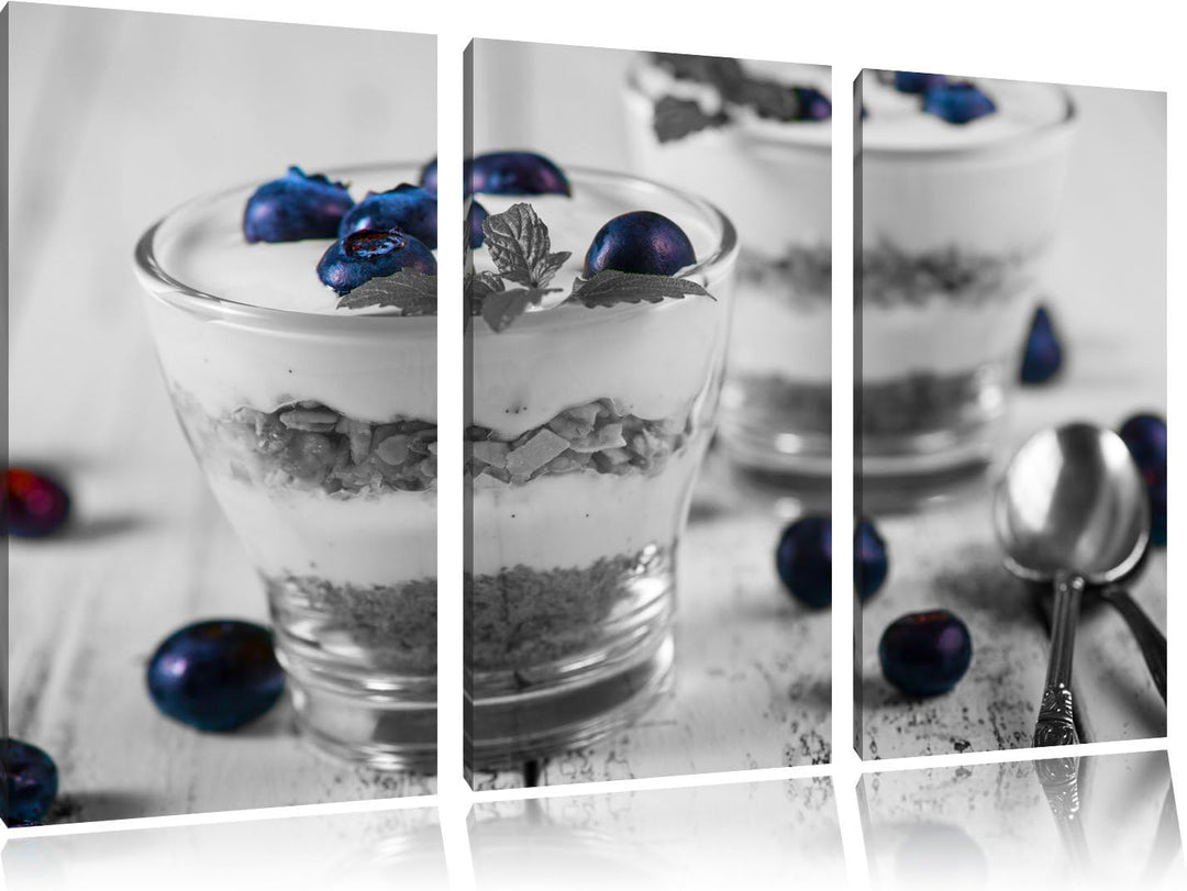 Blaubeerjoghurt mit Müsli schwarz/weiss 3-Teiler Leinwandbild 120x80 Bild auf Leinwand, XXL riesige