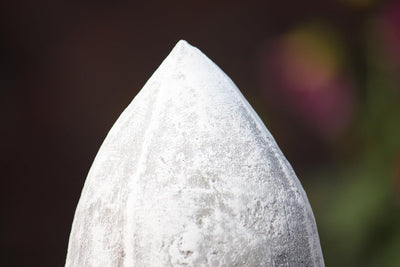 Steinskulptur Steinfigur Obelisk, Frost- und wetterfest, massiver Steinguss