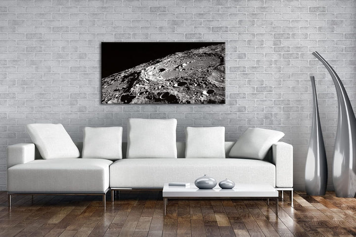 Oberfläche des Mondes Panorama 120x60 cm als Leinwandbild, Motiv fertig gerahmt auf Echtholzrahmen,