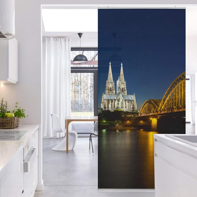 Bilderwelten Raumteiler Köln bei Nacht 250x120cm inkl. transparenter Halterung, inkl. transparenter