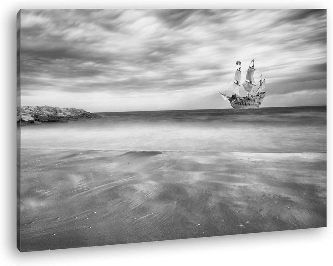 Segelschiff im blauen Meer an der Küste Format: 80x60 Effekt: Schwarz/Weiss als Leinwandbild, Motiv