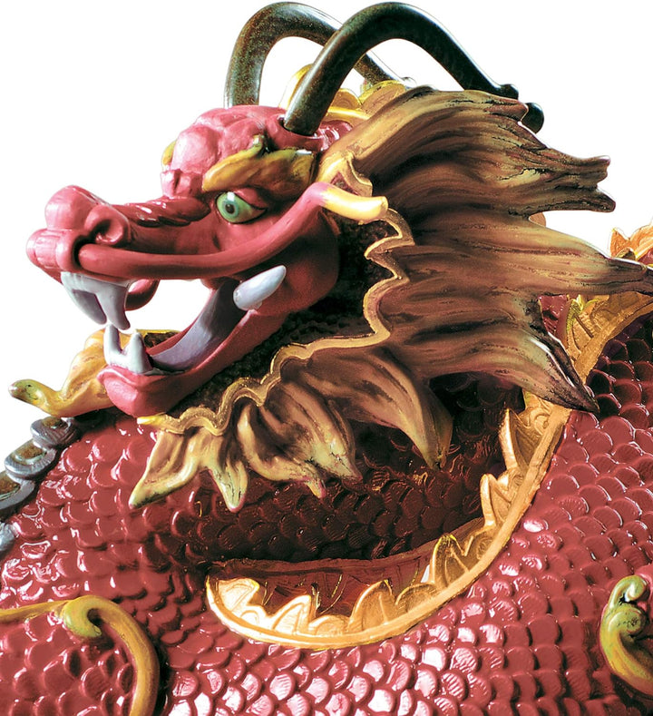 LLADRÓ Skulptur Majestätischer Drache. Drachen. Porzellan.