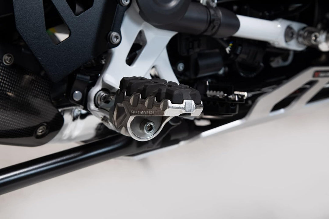 SW-MOTECH EVO Fussrasten-Kit für BMW R1200GS LC/Adventure (13-), R1250GS (18-)