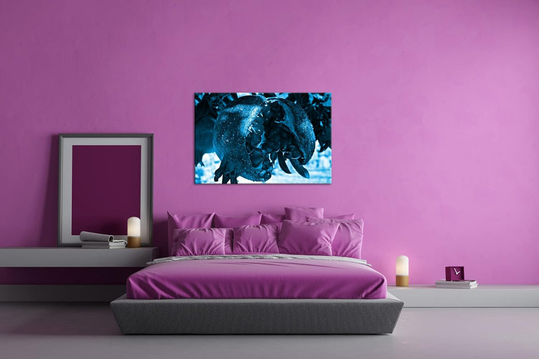 deyoli appetitlicher Granatapfel Format 80x60 Effekt: Monocrome Blau als Leinwandbild, Motiv fertig