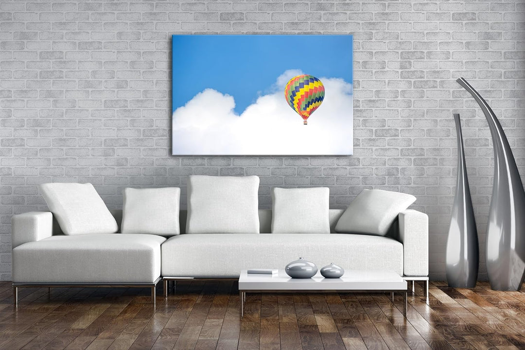 bunter Heissluftballon in der Luft Format: 80x60 als Leinwandbild, Motiv fertig gerahmt auf Echtholz