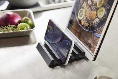 Yamazaki 5275 Tower Tablet- & Smartphone-Ständer, schwarz, Aluminium/Silikon, Minimalistisches Desig