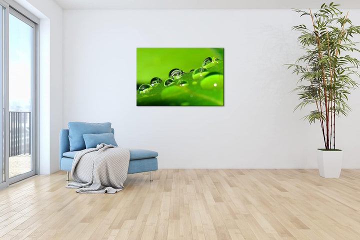 deyoli Wassertropfen auf grünem Blatt im Format: 100x70 als Leinwandbild, Motiv fertig gerahmt auf E