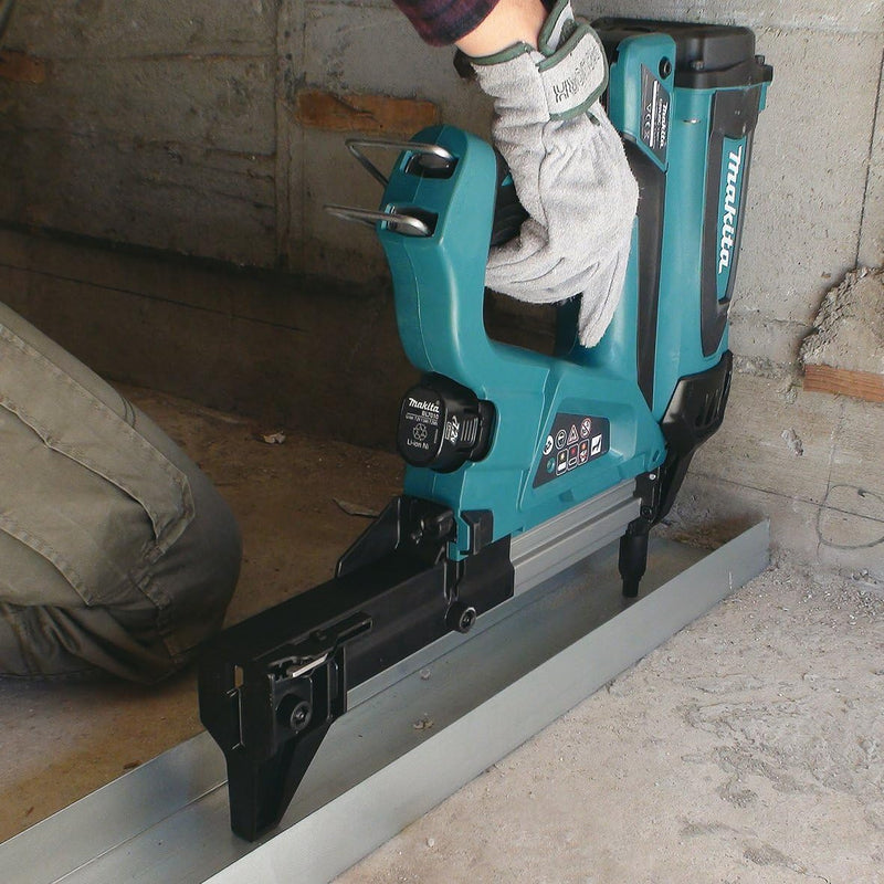 Makita GN420CLSE Gasnagler Beton 7.2 V