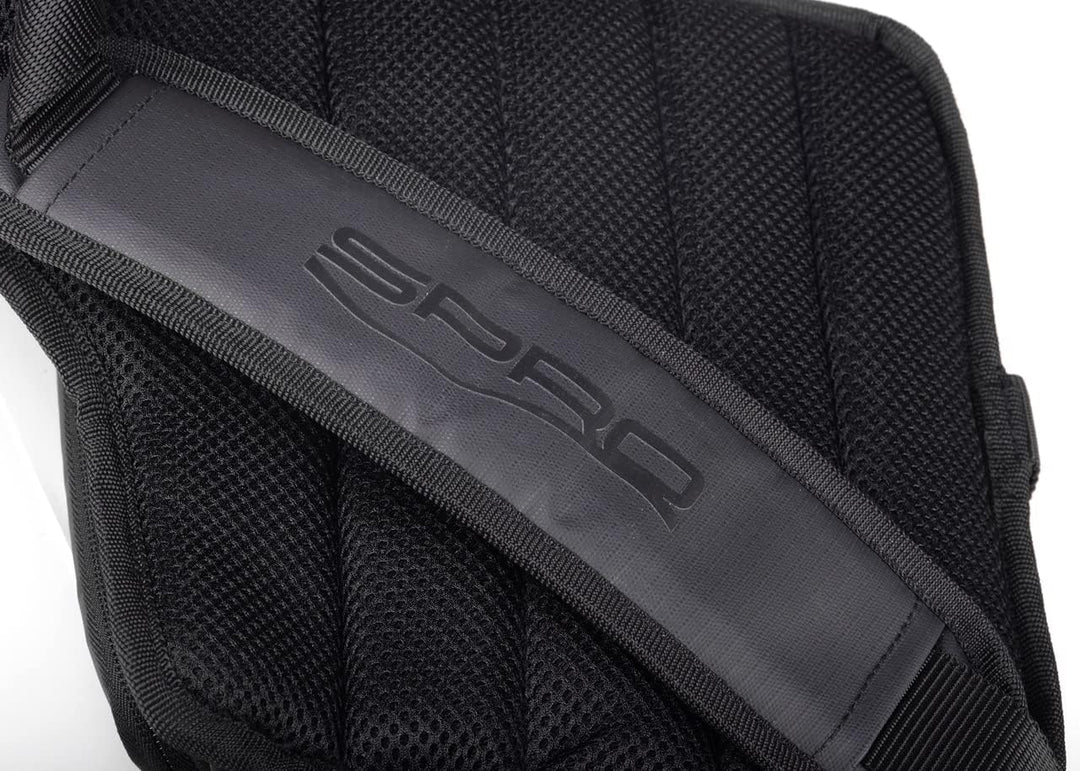 Spro Predator Shoulder Bag 25x11x27cm - Kunstködertasche für Spinnfischer, Schultertasche zum Street