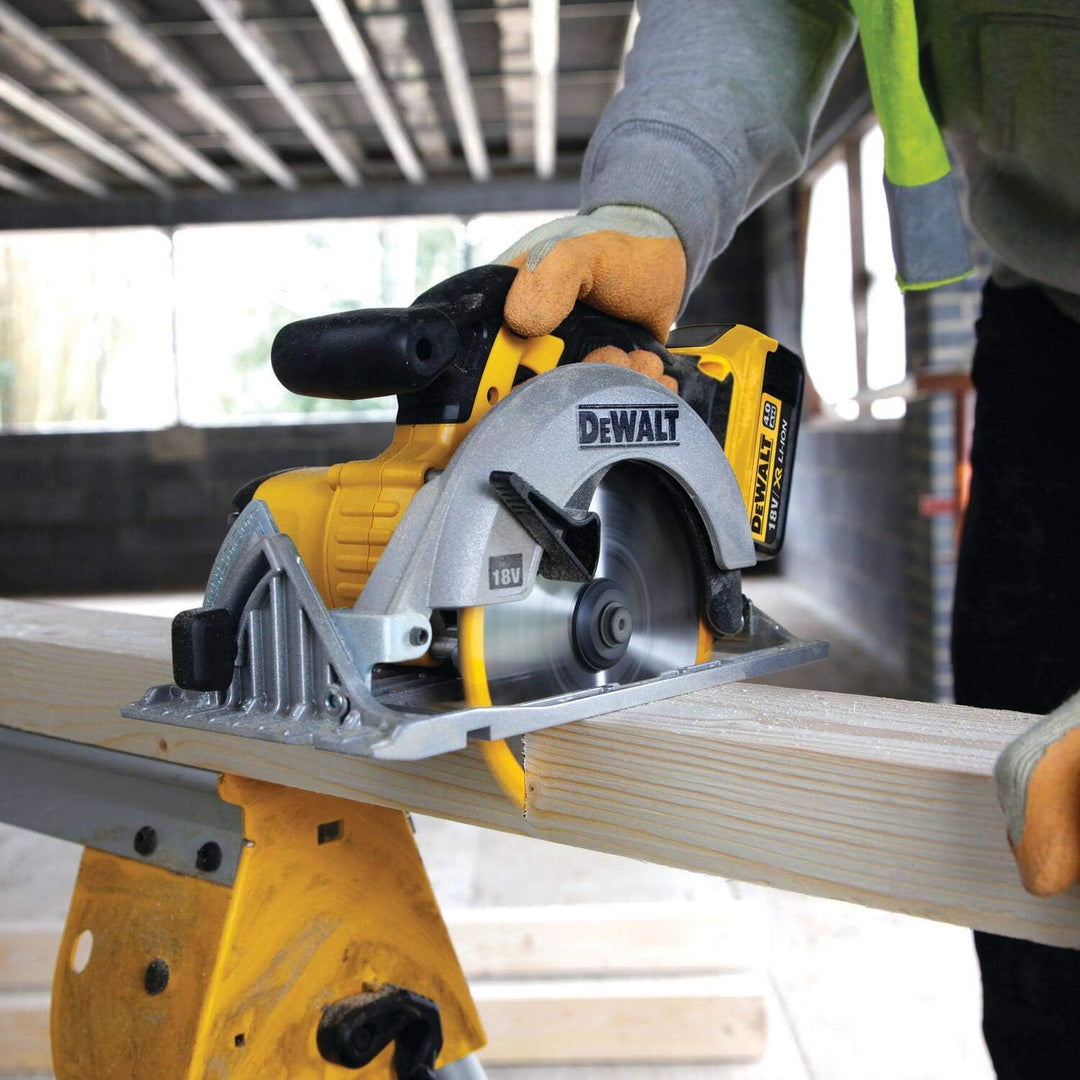 DeWalt Akku-Handkreissäge/ Akku-Kreissäge (18 Volt, 4,0 Ah, Vollmetall-Getriebe, inkl. 2x XR Li-Ion