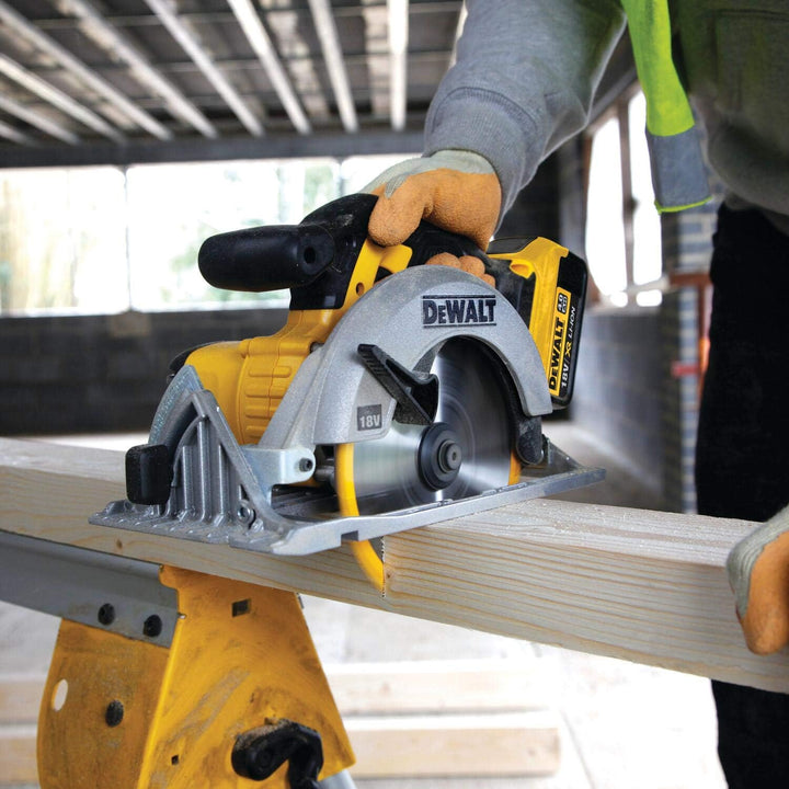 DeWalt Akku-Handkreissäge/ Akku-Kreissäge (18 Volt, 4,0 Ah, Vollmetall-Getriebe, inkl. 2x XR Li-Ion