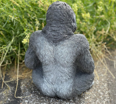 Stone and Style Steinfigur Gorilla Ben AFFE frostfest Steinguss Gartenfigur