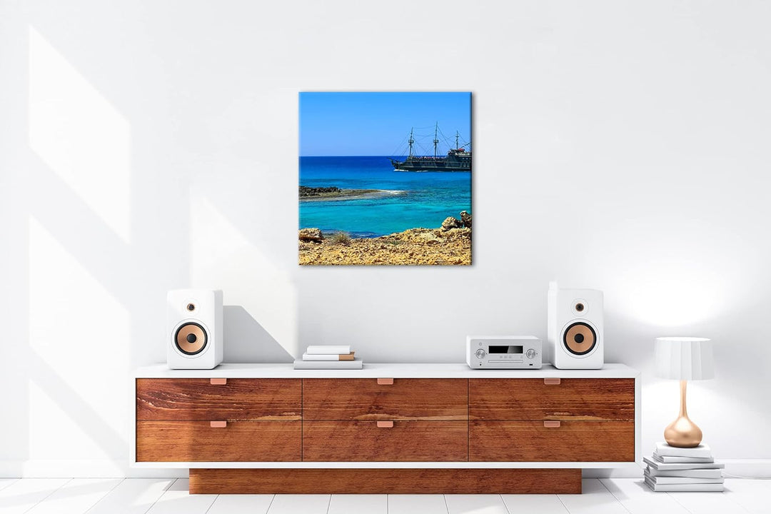 angelegtes Schiff an der Küste Format: 70x70 cm als Leinwandbild, Motiv fertig gerahmt auf Echtholzr