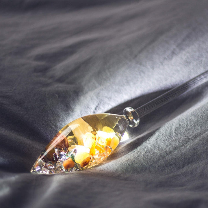 VitaJuwel HAPPINESS Edelsteinwasserset für Zuhause (Karaffe Era & Phiole) mit Jade, Orangencalzit, K