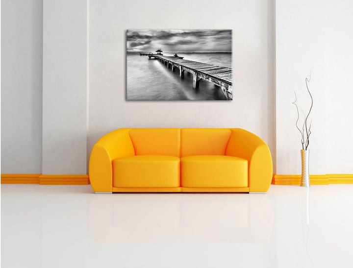 Pixxprint Monocrome, Riesiger Steg mit kleinem Pavillon, Format: 100x70 auf Leinwand, 100x70
