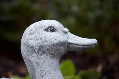 stoneandstyle Steinfigur natürliche Ente, massiver Steinguss, Frost- und wetterfest