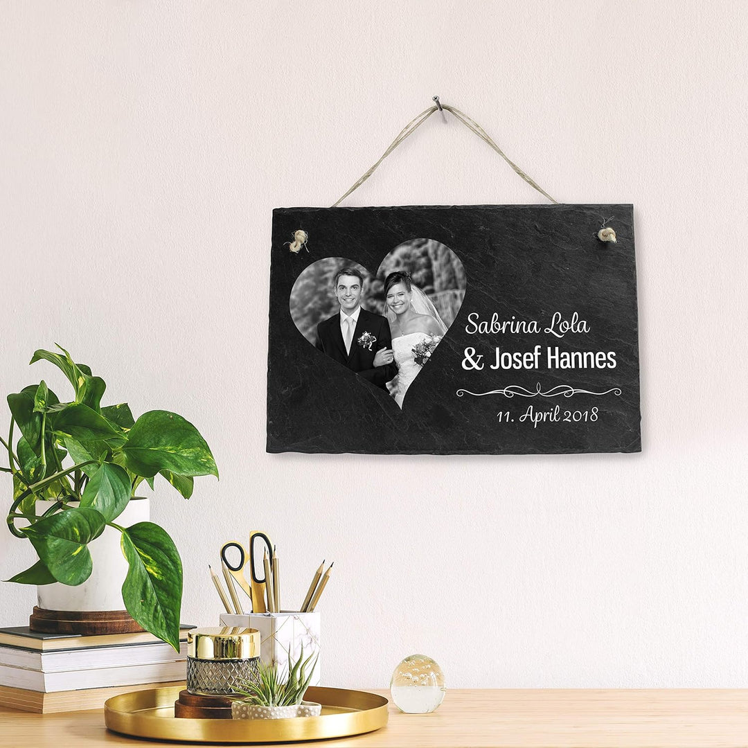 wandmotiv24 Schiefertafel Hochzeit, Aufhängeschild mit Strick, Personalisierbar Digitaldruck Schwarz