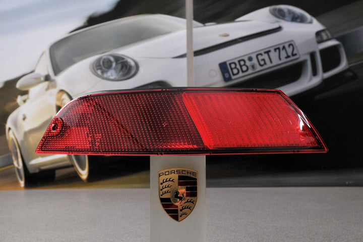 Heckleuchte rot links passend für Porsche 911 (993) Mod.'93-'98, ECE