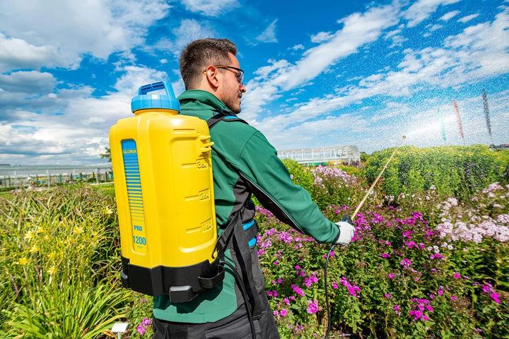 Gloria Akku-Rückensprüher Pro 1200 li-on - ergonomischer 12 L Drucksprüher | Pflanzenschutz und Unkr