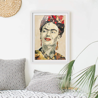 Bild mit Rahmen - Frida Kahlo - Collage No.2 - Rahmenfarbe Weiss, 70 x 50 cm 70cm x 50cm Weiss, 70cm