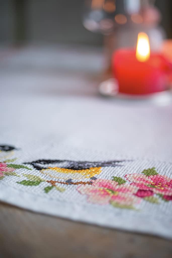 Vervaco PN-0164365 Tischdecke Kreuzstich Set Zählmuster, Baumwolle, Birds And Blossoms (10,5 Count),