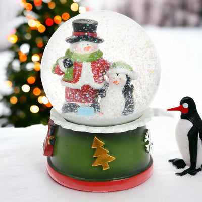 MIJOMA Festliche Schneekugel mit Weihnachtsmotiv | Zauberhafte Tischdekoration | Liebevolle Details