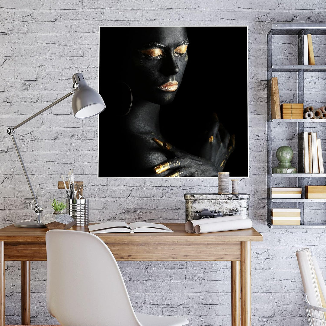 wandmotiv24 Poster als Wanddeko, Grösse 50x50cm, Gold Collection, Frau in Schwarz, goldene Highlight