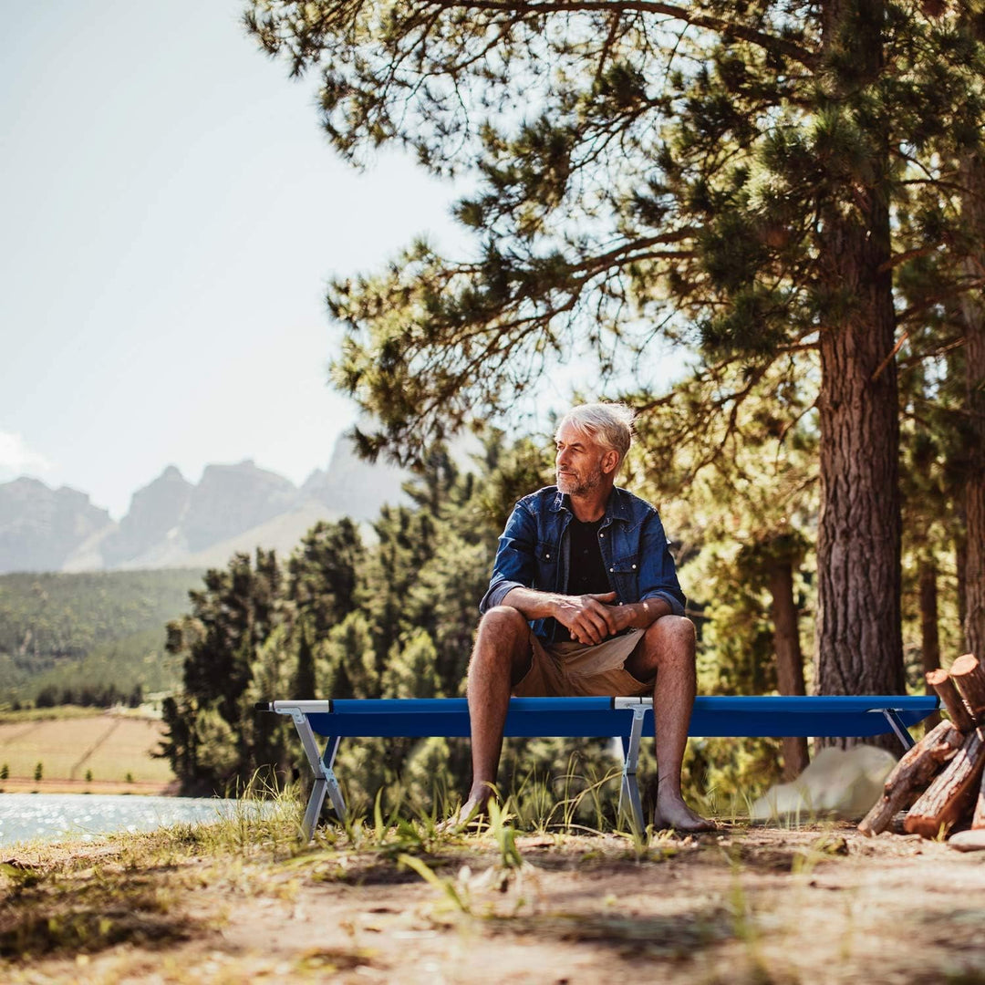 GOODS+GADGETS Faltbares Army Feldbett aus Aluminium - klappbares Campingbett & Gästebett Grün, Grün