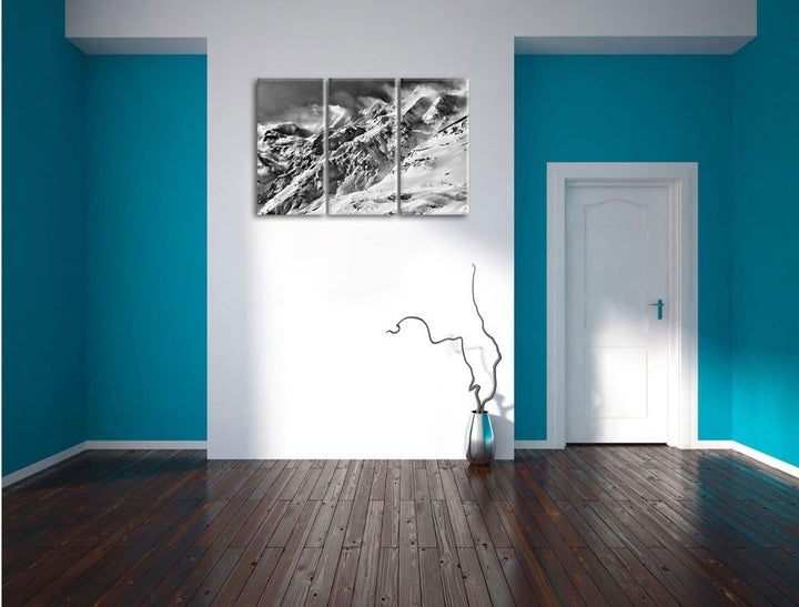 Pixxprint Monocrome, schneebedeckte Berggipfel 3-Teiler Leinwandbild 120x80 Bild auf Leinwand