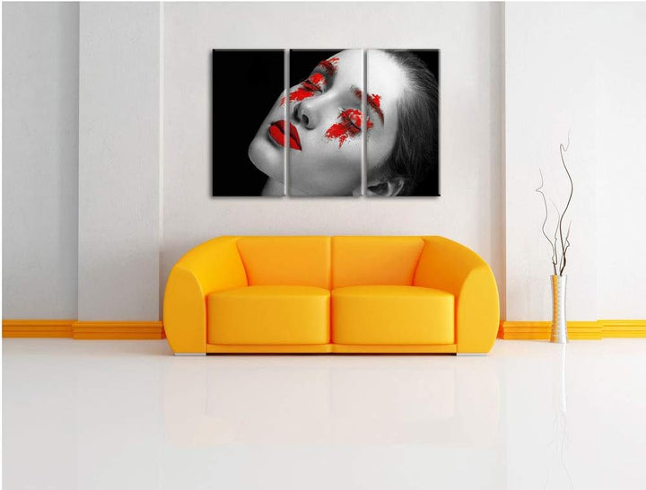 Frau mit roten Pulver auf Lippen und Augen schwarz/weiss 3-Teiler Leinwandbild 120x80 Bild auf Leinw