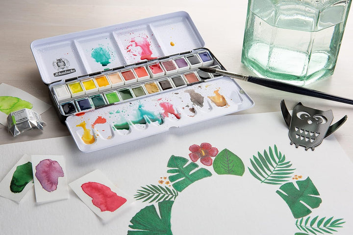 Schmincke – AKADEMIE Aquarell Farbkasten, Vollsortiment 24 x 1/2 Näpfchen, 75 424 097, Metallkasten,