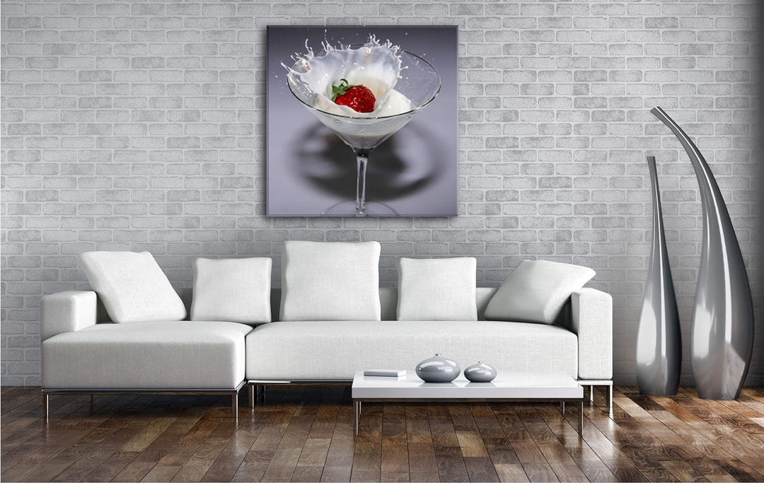 deyoli kleines Cocktailglas mit Erdbeere und Sahne im Format: 70x70 als Leinwandbild, Motiv fertig g