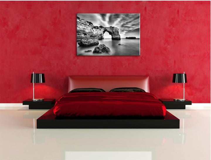 Pixxprint Monocrome, Riesiger Berg im Meer, Format: 100x70 auf Leinwand, riesige Bilder fertig gerah