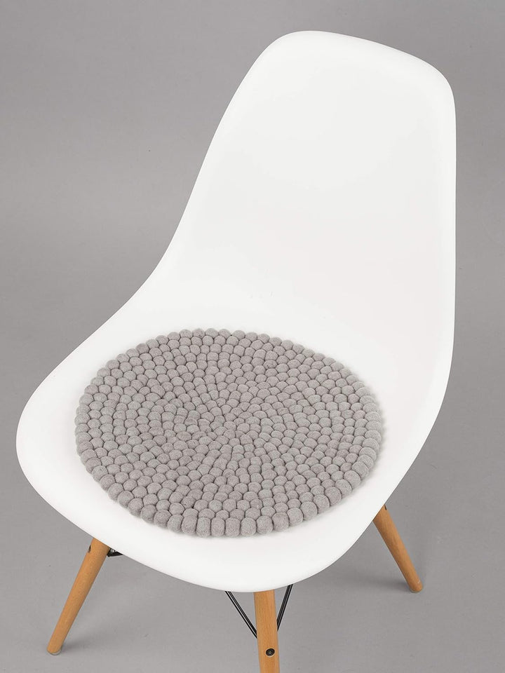 myfelt Filzkugel Sitzauflage Stuhlauflage - Luis - rund, Ø 36 cm, Grau Hellgrau, Hellgrau