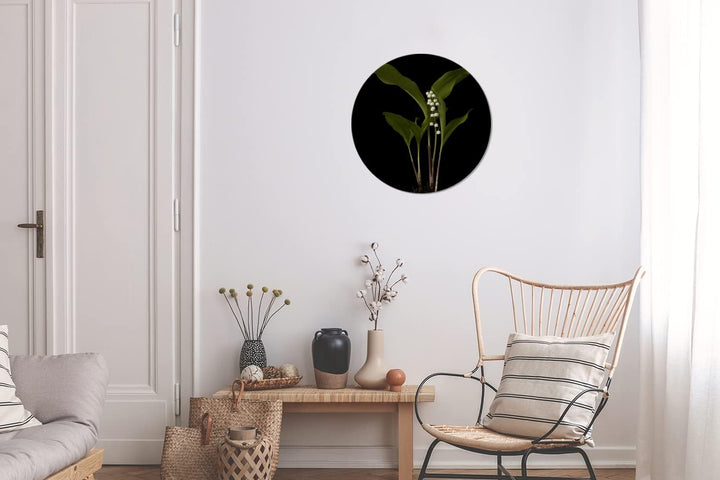 MuchoWow Wandbild Rund Wanddeko Deko Wohnzimmer Bilder 30x30 cm Maiglöckchen mit Blättern auf schwar
