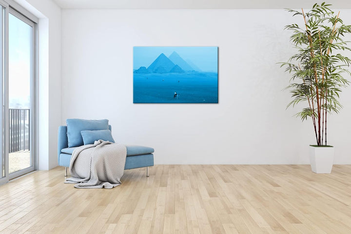 deyoli Kamele vor den Ägyptischen Pyramiden Format: 80x60 Effekt: Monocrome Blau als Leinwandbild, M