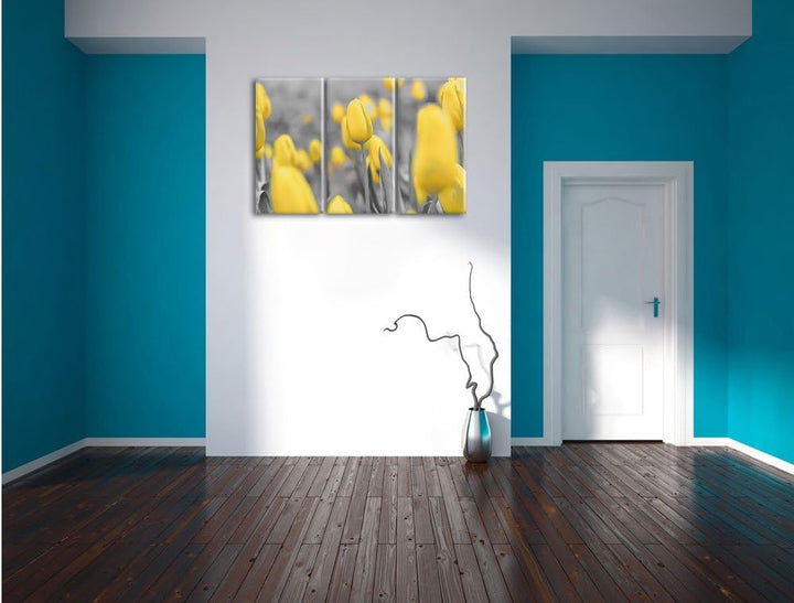 Pixxprint Gelbes Tulpenmeer schwarz/weiss 3-Teiler Leinwandbild 120x80 Bild auf Leinwand