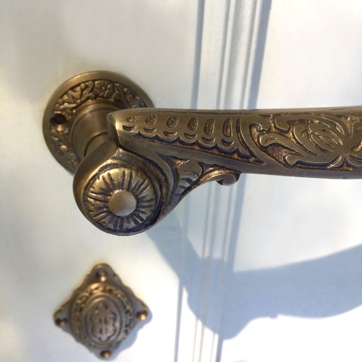 Antikas - Rosettengarnitur Antik-Stil Türbeschläge mit Rosetten Zimmertür Messingbeschlag