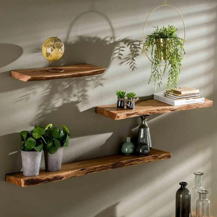 RINGO-Living Massivholz Schweberegal Baumkante in Natur-dunkel, Holzregal 90 cm breit, Landhaus Wand