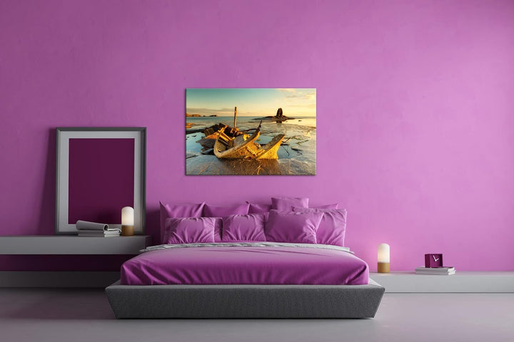 deyoli altes Bootswrack in der Meeresbucht Format: 80x60 als Leinwandbild, Motiv fertig gerahmt auf