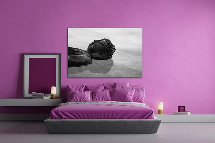 deyoli Buddha Statue am Wasser Effekt: Schwarz/Weiss im Format: 80x60 als Leinwandbild, Motiv fertig