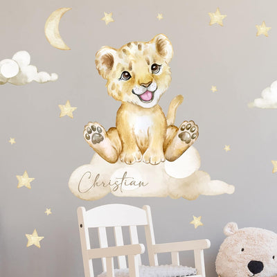 Löwe auf der Wolke V331 mit Wunschname | handgezeichnet | AUFKLEBER Kindergarten | Wandsticker Kinde