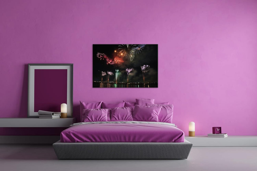 aufsteigendes Feuerwerk in der Nacht Format: 80x60 als Leinwandbild, Motiv fertig gerahmt auf Echtho