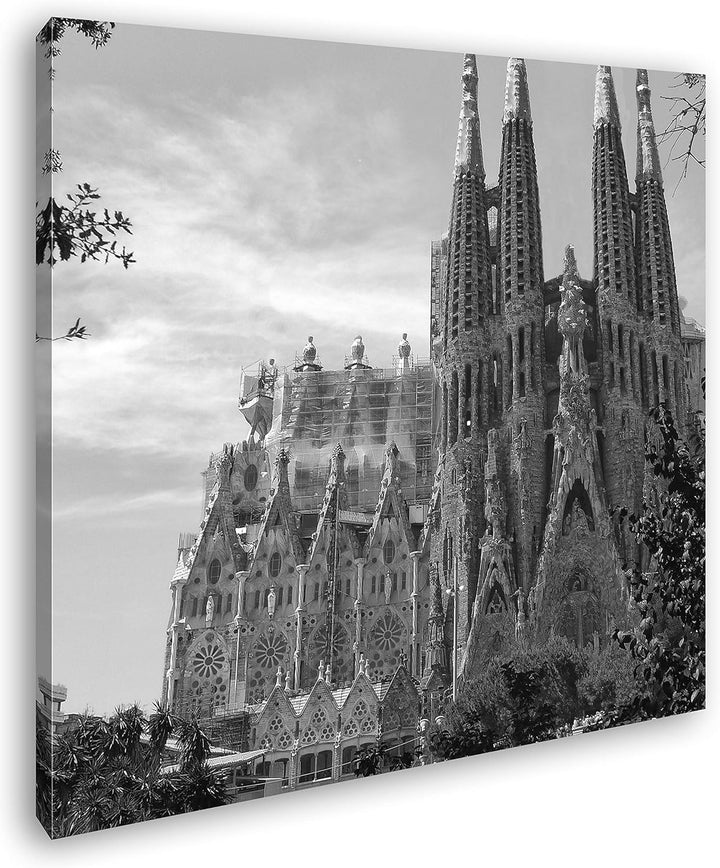 deyoli die Kathedrale Sagrada Familia in Barcelona Format: 70x70 Effekt: Schwarz&Weiss als Leinwandb