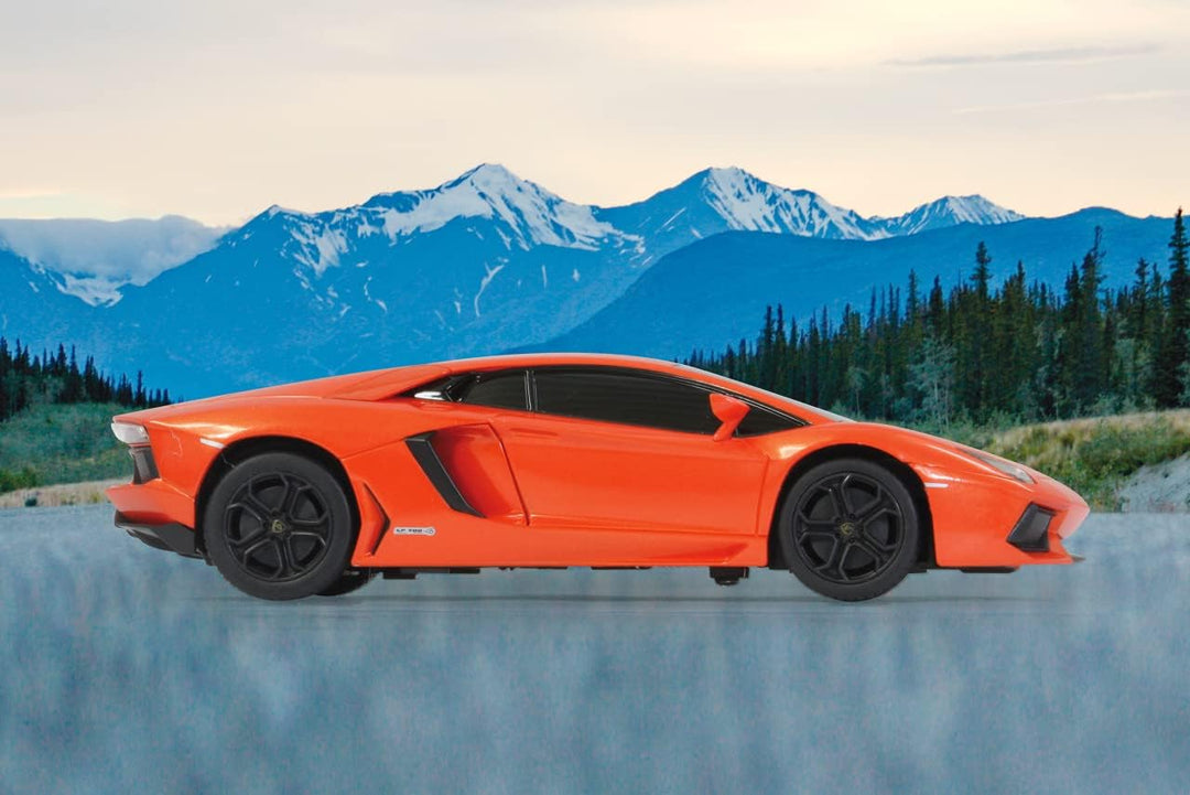 Lamborghini Aventador 1:24 2,4GHz - offiziell lizenziert, ca zu 1 Stunde Fahrzeit bei ca. 9 Km/h, pe