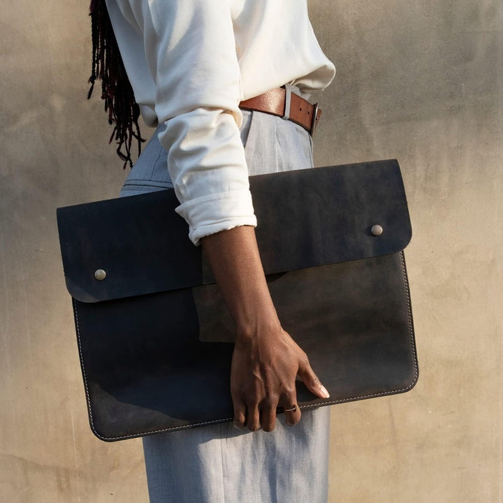 MegaGear Genuine Leather MacBook Bag 13.3 Inch - Chestnut Chestnut 13-13.3 inches, Chestnut 13-13.3